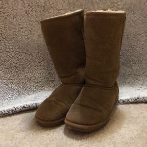 Tan Bearpaw boots